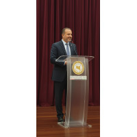 Pleksi kürsü önü buzlu kaplı modelimiz